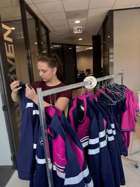 Van bijbaan naar intercedent: Tessa (22) werkt aan haar toekomst bij Consolid